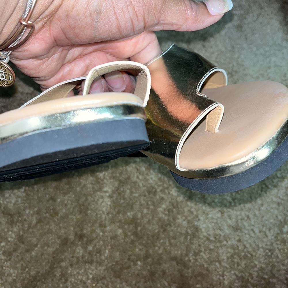 Cute Sandals - Picture 3 of 4